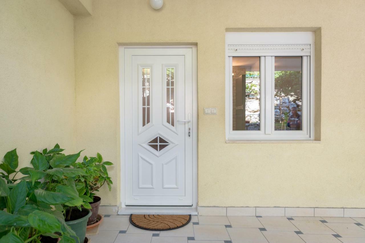 Apartmani Mirta Omis Omiš Quarto foto