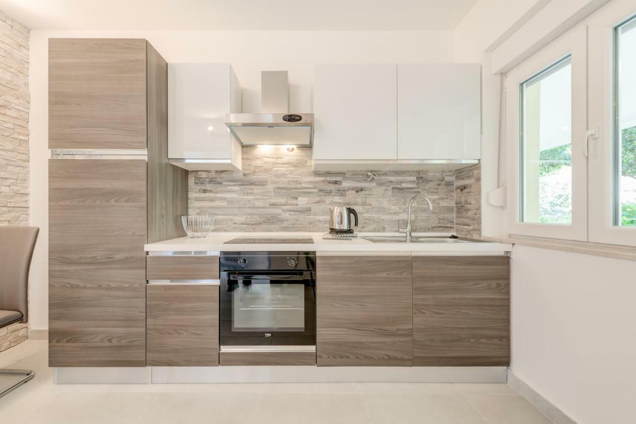 Apartmani Mirta Omis Omiš Exterior foto