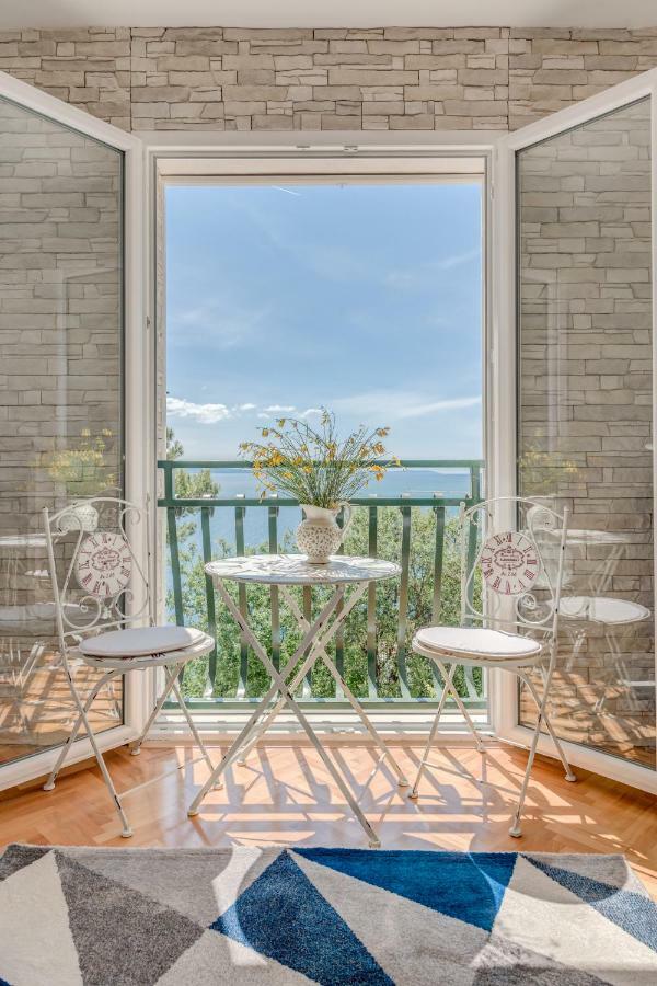 Apartmani Mirta Omis Omiš Exterior foto