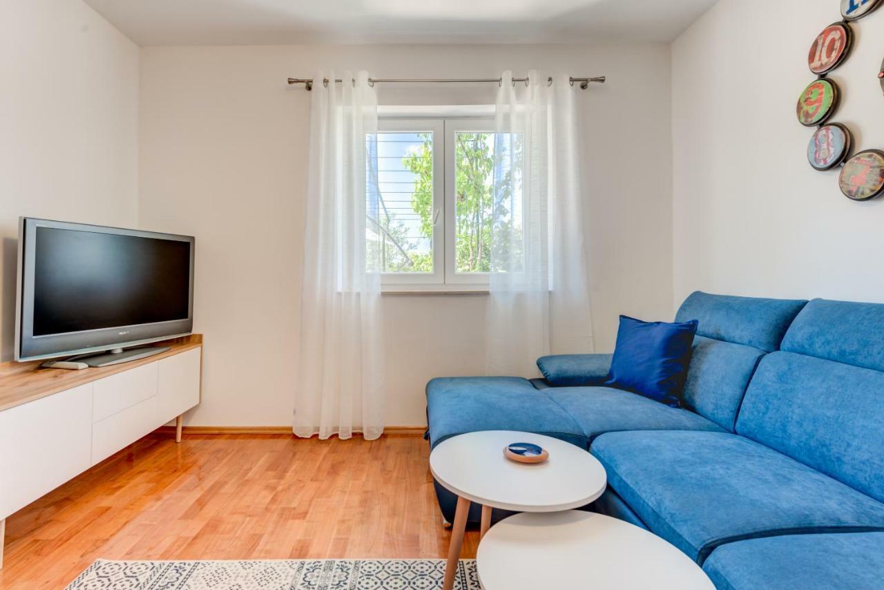 Apartmani Mirta Omis Omiš Exterior foto