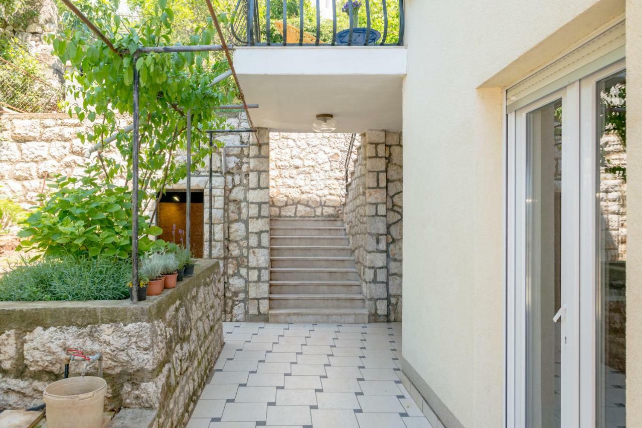 Apartmani Mirta Omis Omiš Exterior foto